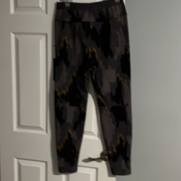 Lululemon Take The Moment Jogger + Robert Geller size M - FREE SHIPPING!!! - Picture 4 of 8